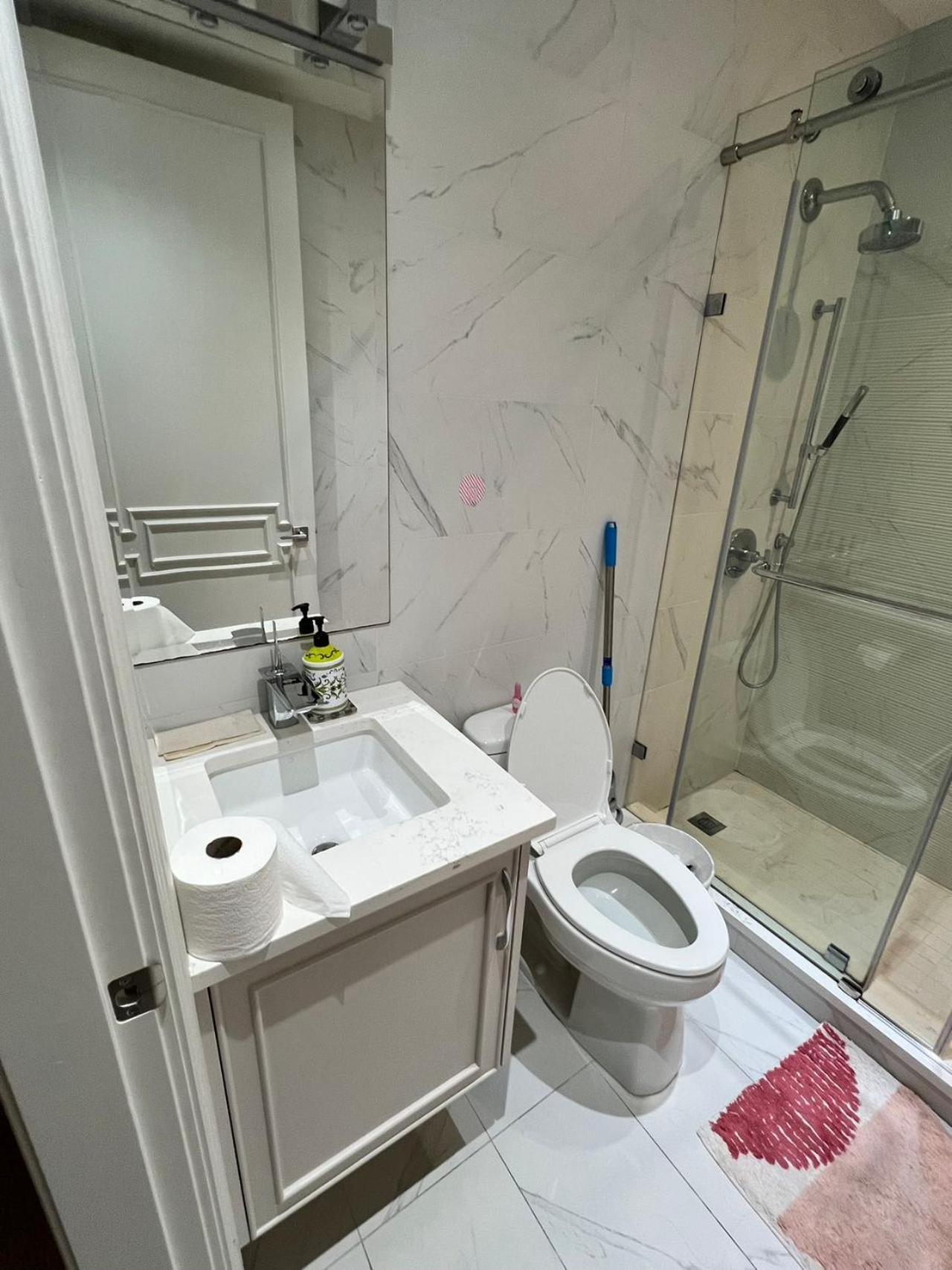 Private Rooms In Vancouver West المظهر الخارجي الصورة